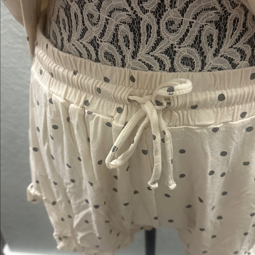 Rylee + Cru Women’s Lounge Set in Dots - Picture 8 of 9